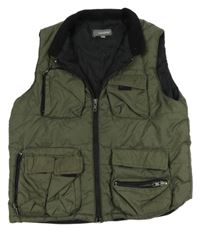 Khaki šusťáková zateplená vesta s kapsami 