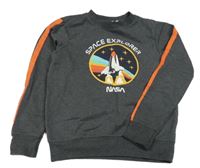 Sivá mikina s raketou a pruhmi NASA