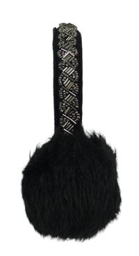 Černé chlupaté klapky na uši s korálkami