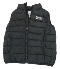 Čierna šušťáková prešívaná zateplená vesta s nápisom Minoti