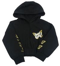 Čierna oversize crop mikina so zlatými motýlikmi a nápismi a kapucňou Matalan