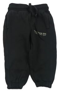 Černé tepláky s nápisem Primark