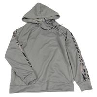 Šedá mikina s pruhy na rukávech a kapucí