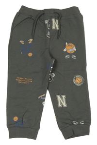 Nové - Tmavošedé tepláky s basketbalovými míči Name it