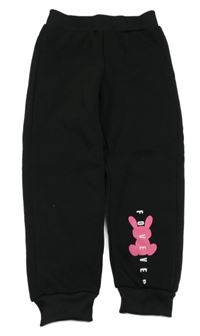 Černé zateplené tepláky s nápisem a králíkem 