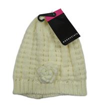 Nové - Smotanová pletená čapica s květem