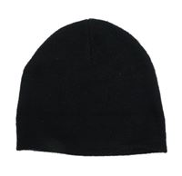 Černá pletená čepice