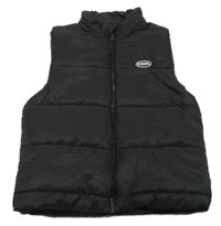 Černá šusťáková zateplená vesta s nášivkou Shein