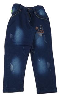 Tmavomodré teplákové rifle s vyšúchaním a nápismi