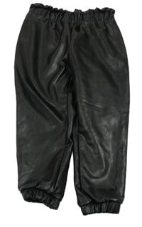 Čierne koženkové cuff nohavice