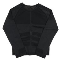 Tmavošedo-čierne thermo crop tričko so vzorom a pruhmi