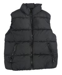 Černá šusťáková zateplená vesta F&F