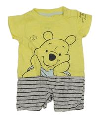 Žluto-pruhovaný kraťasový overal s medvídkem Pú C&A
