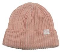 Růžová pletená čepice s nášivkou George