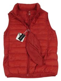 Nové - červená šusťáková prošívaná lehká zateplená vesta + sáček Dunnes