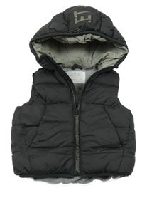 Šedá šusťáková zateplená prošívaná vesta s kapucí Zara