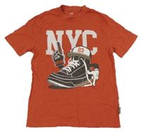 Červené tričko s botou C&A