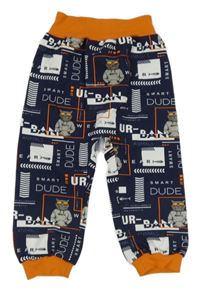 Tmavomodro-oranžové ľahké tepláky s mačkami a nápisom