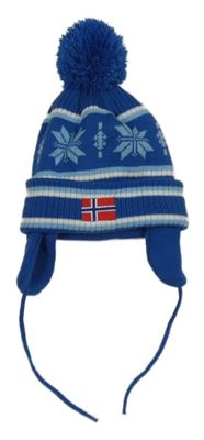 Modrá pletená čepice s vločkami a vlajkou a bambulí