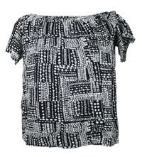 Dámská černo-bílá vzorovaná haelnka s lodičkovým výstřihem