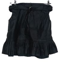 Dámska čierna koženková sukňa s opaskom