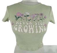 Dámske světlekhaki crop tričko s nápisom a kvietkami FB Sister