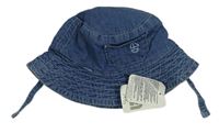 Modrý rifľový klobúk s vreckom a lodičkou Mothercare