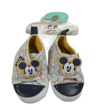Nové - Sivo-farebné vzorované plátenné cápačky s Mickeym Primark vel. 19