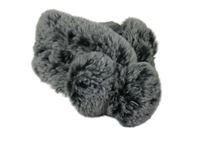 Dámsky sivo-čierny kožušinový golier s bambulemi