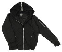 Černá šusťáková prošívaná zateplená bunda s kapucí Pepperts