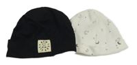 2x čepice - černá bavlněná s nášivkou + smetanová sametová s hvězdami
