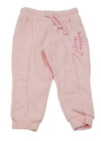 Svetloružové tepláky s nápisom