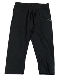 Černé sportovní legíny s výšivkou 