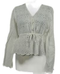 Dámska biela crop blúzka s dirkovaným vzorom Pieces