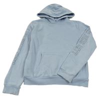 Svetlomodrá crop mikina s nápisy na rukávech a kapucňou C&A