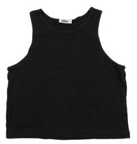 Čierny rebrovaný crop top GEMO