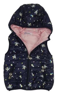 Tmavomodrá šušťáková zateplená vesta s obrázkami a kapucňou