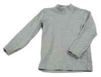 Sivé tričko so stojačikom