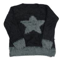 Čierno-sivý chlpatý sveter s hviezdou Nutmeg