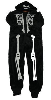 Černo-bílá plyšová kombinéza s kostrou a kapucí 
