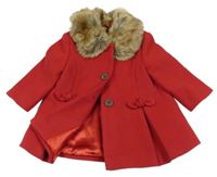 Červený flaušový podšitý kabát s mašľami a kožušinovým golierikom F&F