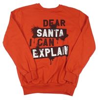 Červená mikina s nápisem Destination