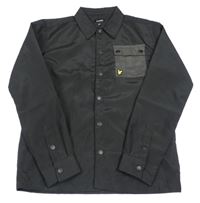 Čierna košeľa s sivou vreckom Lyle&Scott