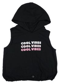 Čierna bavlnená crop vesta s nápisom a kapucňou C&A