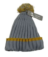 Nové - Šedá žebrovaná pletená čepice s bambulí