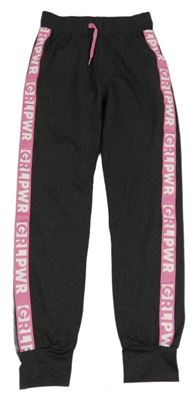 Tmavošedo-růžové sportovní tepláky s nápisem 