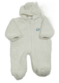 Biela chlpatá kombinéza s nášivkou a kapucňou Ergee