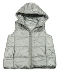 Stříbrná šusťáková zateplená vesta s kapucí Coccodrillo