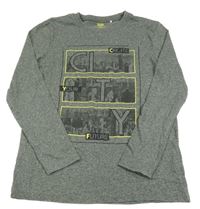 Tmavosivé melírované tričko s nápismi a budovami YIGGA