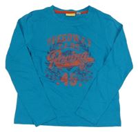 Tyrkysové tričko s nápismi a číslom a praporky Pepperts!